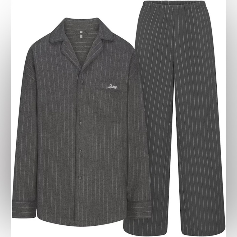 SKIMS women’s gray flannel pinstripe pajama set size medium, brand new with tags